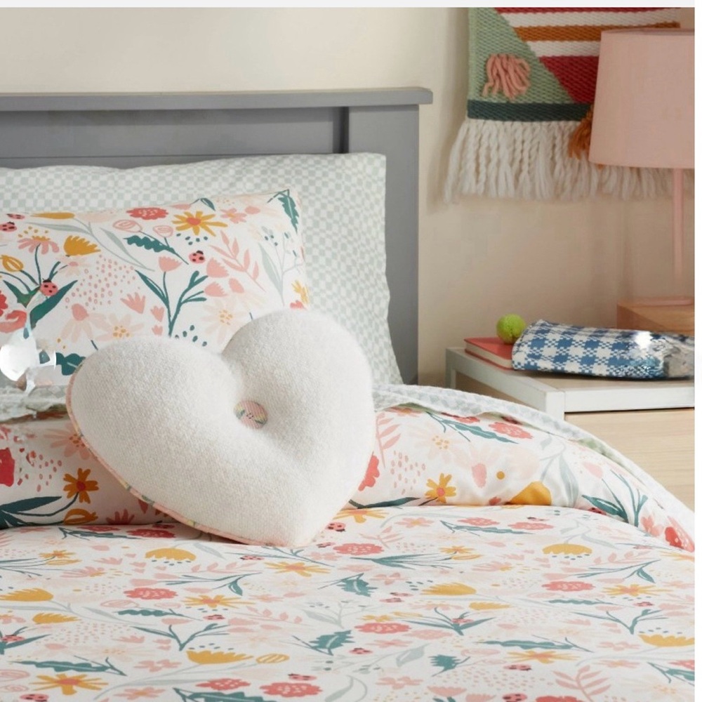 Floral Heart-Shaped Pillow Throw pillows reversible